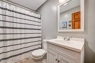 1266 Longrifle Rd, Pocono Pines, PA 18350 - Photo 16