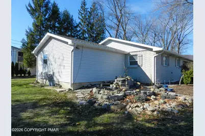  1055 Pine Tree Drive, Slatington, PA 18080 - Photo 4