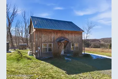  663 Sterling Road, Sterling, PA 18463 - Photo 10