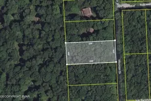 150 Mountain Dr, Greentown, PA 18426 - Photo 1