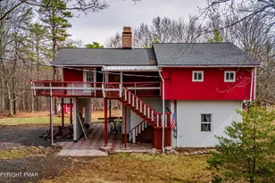 484 Mallard Ln, Bushkill, PA 18324 - Photo 2