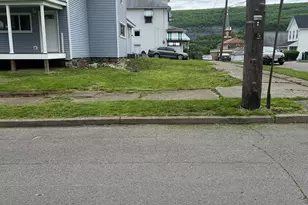 274 Ridge St, Hanover Township, PA 18706 - Photo 2