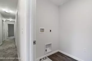 8585 Periwinkle Dr, Tobyhanna, PA 18466 - Photo 16