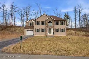 225 Swan Ct, East Stroudsburg, PA 18302 - Photo 1