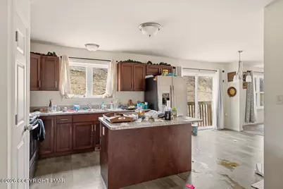  225 Swan Court, East Stroudsburg, PA 18302 - Photo 6