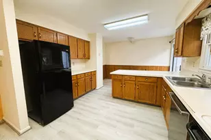 124 Eaglesmere Cir, East Stroudsburg, PA 18301 - Photo 8