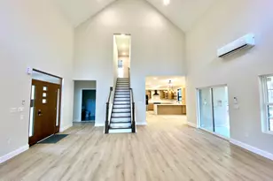 1109 N Rocky Mountain Dr, Effort, PA 18330 - Photo 4