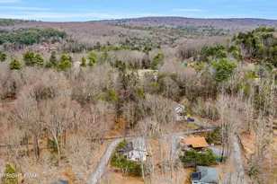 107 Juniper Dr, Greentown, PA 18426 - Photo 12