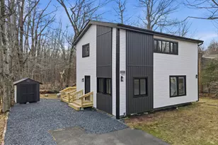 9050 Idlewild Dr, Tobyhanna, PA 18466 - Photo 1