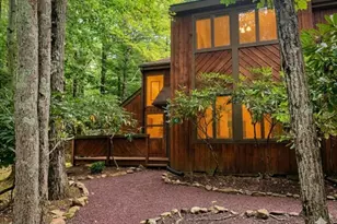 47 Warbler Ct, Lake Harmony, PA 18624 - Photo 1