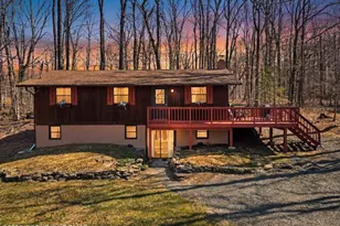 281 Packanack Dr, Gouldsboro, PA 18424 - Photo 2