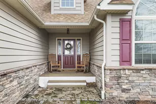 293 Wolf Hollow Rd, Lake Harmony, PA 18624 - Photo 2