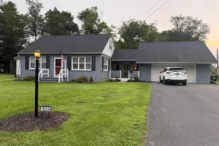 1564 Spruce St, Stroudsburg, PA 18360 - Photo 2