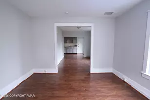 402 N 8th St, Stroudsburg, PA 18360 - Photo 8