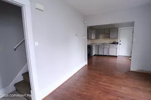 402 N 8th St, Stroudsburg, PA 18360 - Photo 6