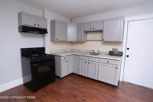 402 N 8th St, Stroudsburg, PA 18360 - Photo 2