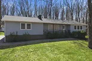 20 Huckleberry Dr, East Stroudsburg, PA 18302 - Photo 4