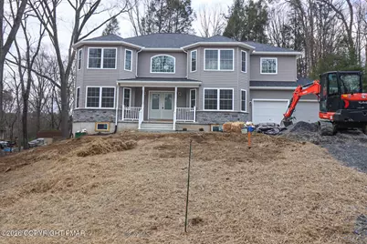  179 Wilbur Bloom Boulevard, East Stroudsburg, PA 18302 - Photo 2