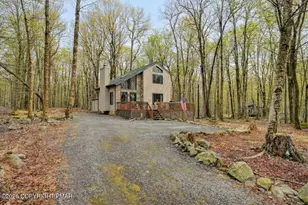 11 Fawn Ct, Covington Township, PA 18424 - Photo 2