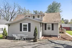 813 Stokes Mill Rd, Stroudsburg, PA 18360 - Photo 2