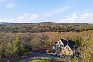 389 Joanne Ct, Bartonsville, PA 18321 - Photo 4