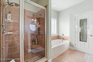 389 Joanne Ct, Bartonsville, PA 18321 - Photo 86