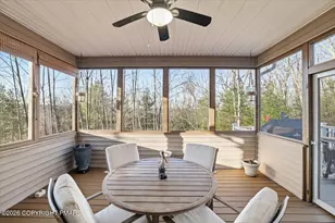 389 Joanne Ct, Bartonsville, PA 18321 - Photo 10