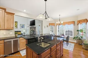 389 Joanne Ct, Bartonsville, PA 18321 - Photo 74