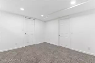 1037 Alpine Dr, East Stroudsburg, PA 18302 - Photo 32