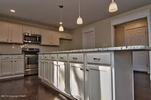 709 Kennedy Ct, East Stroudsburg, PA 18301 - Photo 16