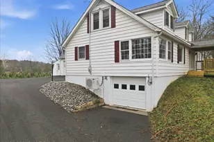 209 Keller Dr, Stroudsburg, PA 18360 - Photo 2