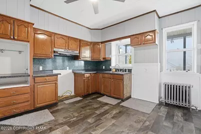  242 Center Avenue, Jim Thorpe, PA 18229 - Photo 8