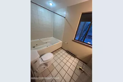  233 Sedburgh Court, Bushkill, PA 18324 - Photo 4