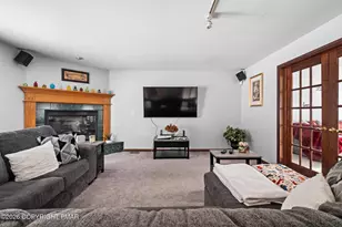 137 Old Kettle Ct, Stroudsburg, PA 18360 - Photo 10