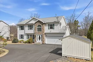 2431 Grey Birch Ln, Long Pond, PA 18334 - Photo 4