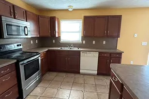 960 Cricket Ln, Long Pond, PA 18334 - Photo 8