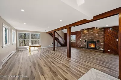  211 Geese Court, Bushkill, PA 18324 - Photo 4