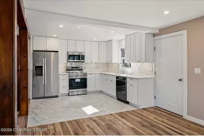  211 Geese Court, Bushkill, PA 18324 - Photo 8