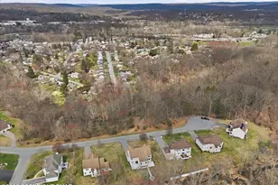 241 Dryden Rd, Stroudsburg, PA 18360 - Photo 94