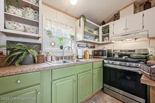 180 Bartion Ct, Bartonsville, PA 18321 - Photo 8