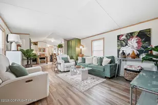 180 Bartion Ct, Bartonsville, PA 18321 - Photo 14