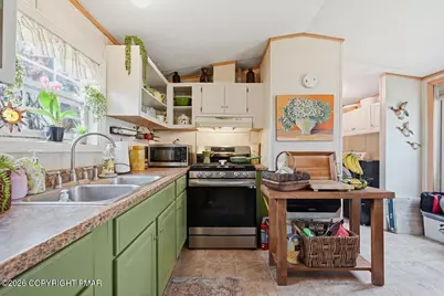  180 Bartion Court, Bartonsville, PA 18321 - Photo 4