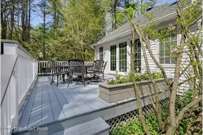  321 Evergreen Drive, Stroudsburg, PA 18360 - Photo 12