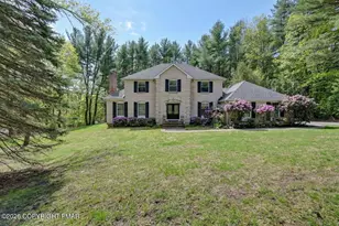 321 Evergreen Dr, Stroudsburg, PA 18360 - Photo 2