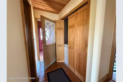  127 Dorchester Drive, Bushkill, PA 18324 - Photo 8