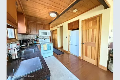  127 Dorchester Drive, Bushkill, PA 18324 - Photo 12