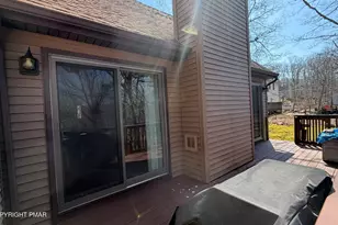 127 Dorchester Dr, Bushkill, PA 18324 - Photo 34