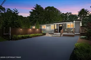 262 Marilou Ln, Bartonsville, PA 18321 - Photo 2