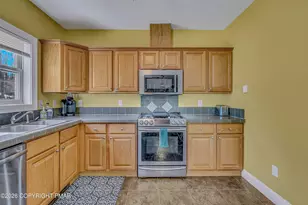 958 Arrowhead Dr, Pocono Lake, PA 18347 - Photo 12