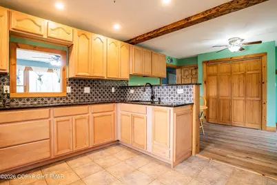  4043 Manor Drive, Effort, PA 18330 - Photo 8